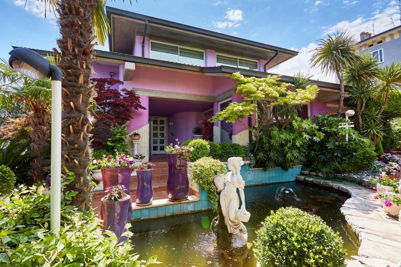Hotel Villa Lilla Desenzano del Garda Bagian luar foto