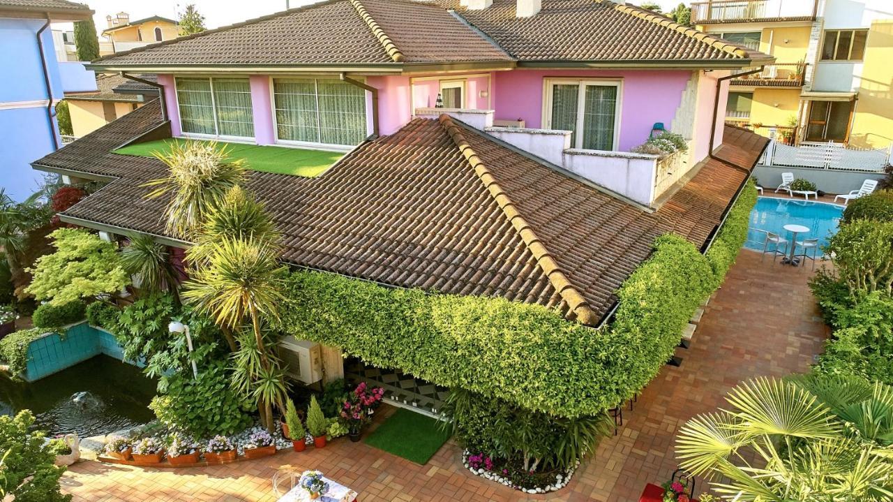 Hotel Villa Lilla Desenzano del Garda Bagian luar foto