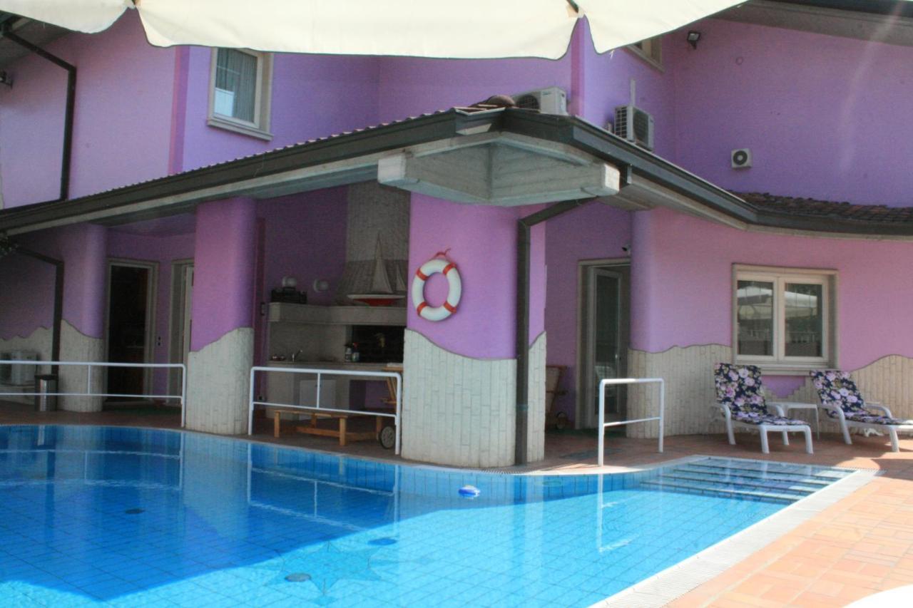 Hotel Villa Lilla Desenzano del Garda Bagian luar foto