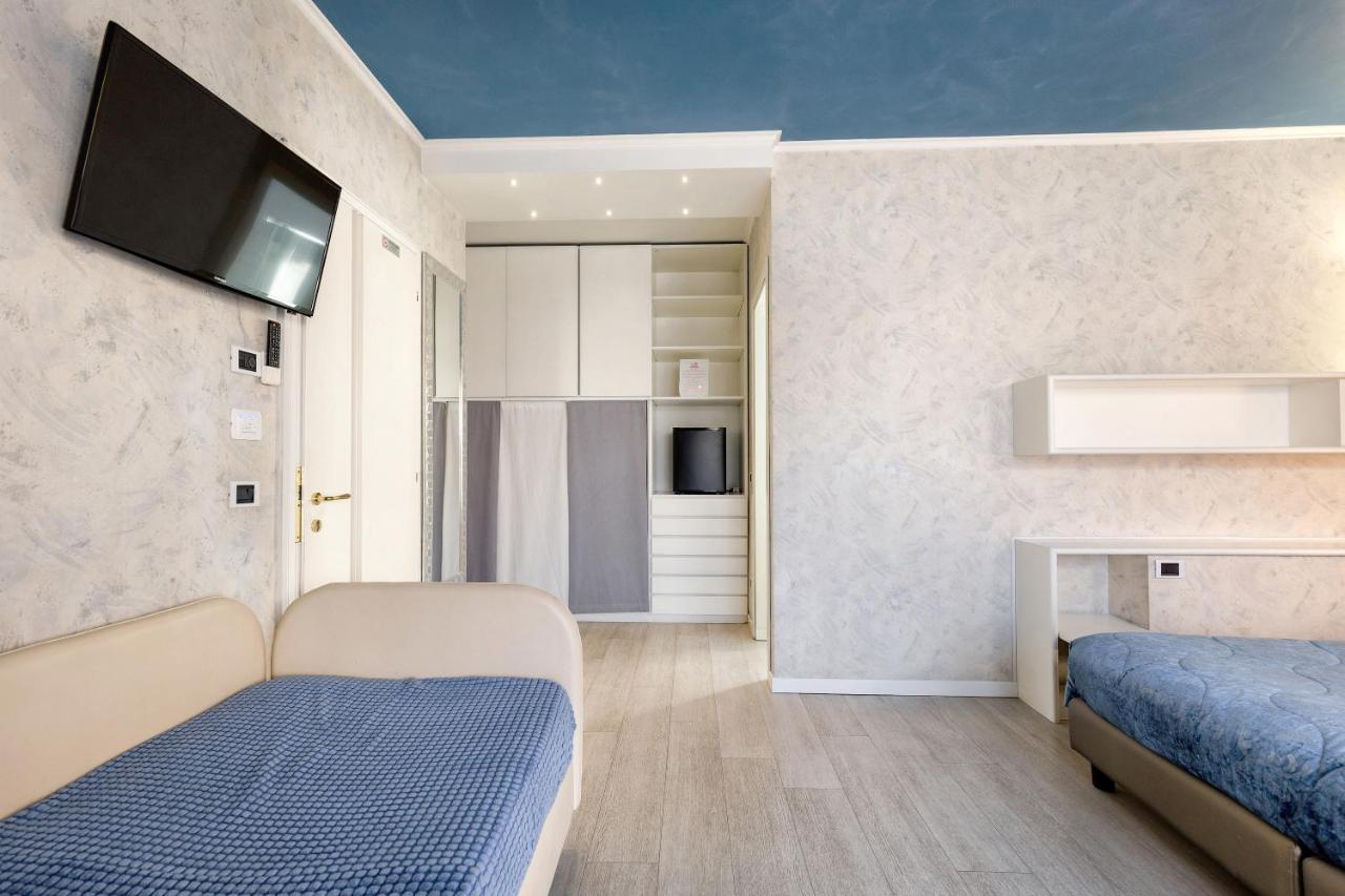 Hotel Villa Lilla Desenzano del Garda Bagian luar foto