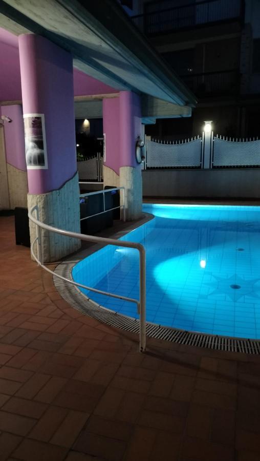 Hotel Villa Lilla Desenzano del Garda Bagian luar foto