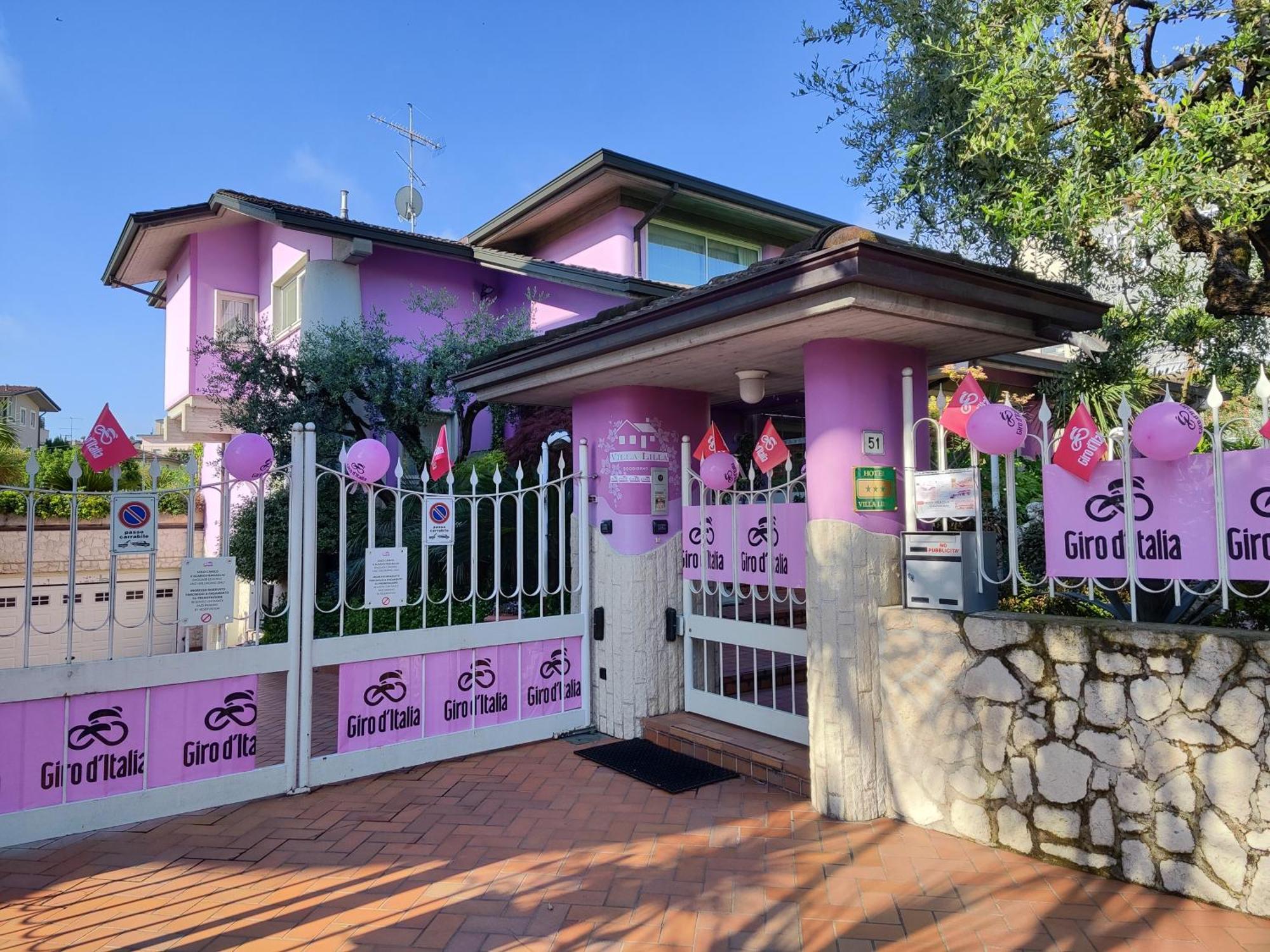 Hotel Villa Lilla Desenzano del Garda Bagian luar foto